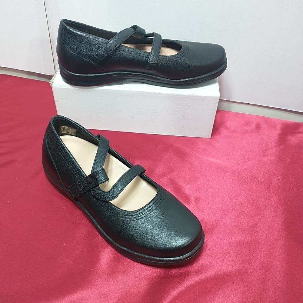 Apex Womens SZ 10M Shoe Petals A300W Black Leather